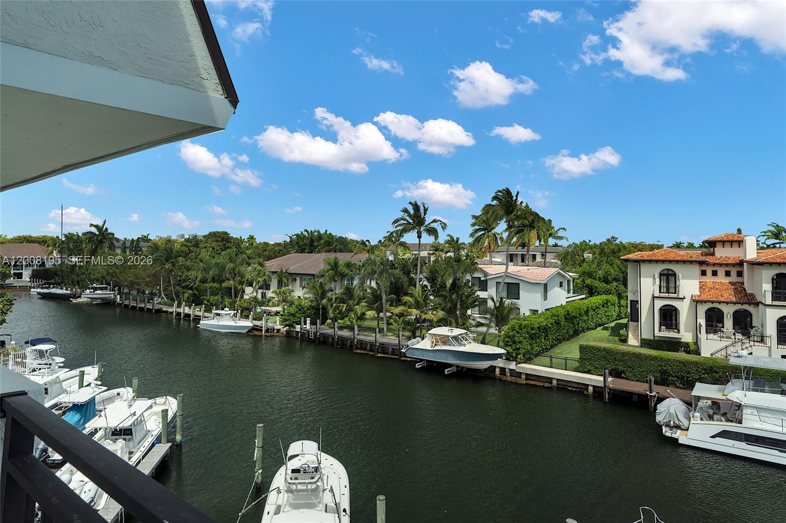 6901 Edgewater Dr # 318