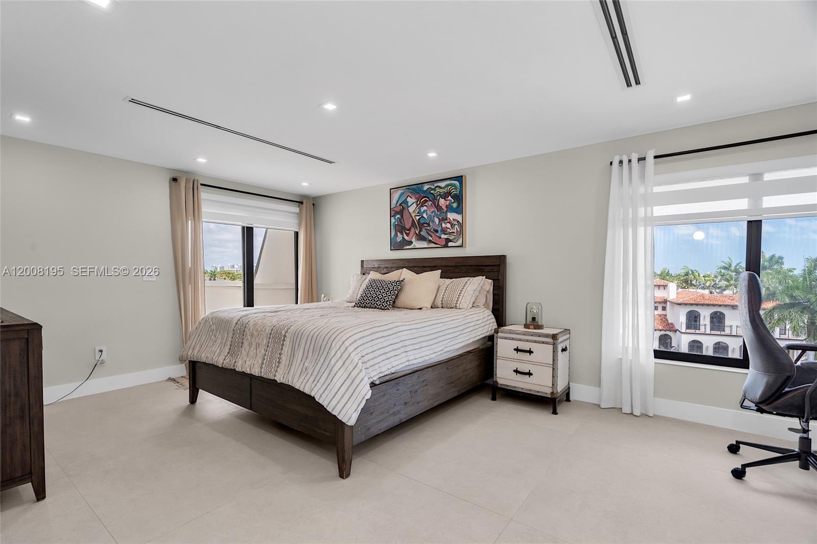 6901 Edgewater Dr # 318