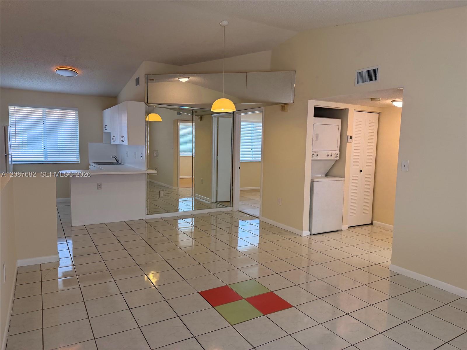 8019 Lake Dr # 202