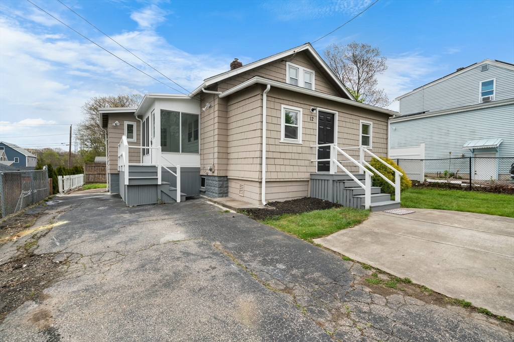 12 Foye Ave