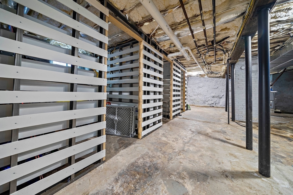 123 King St # 1