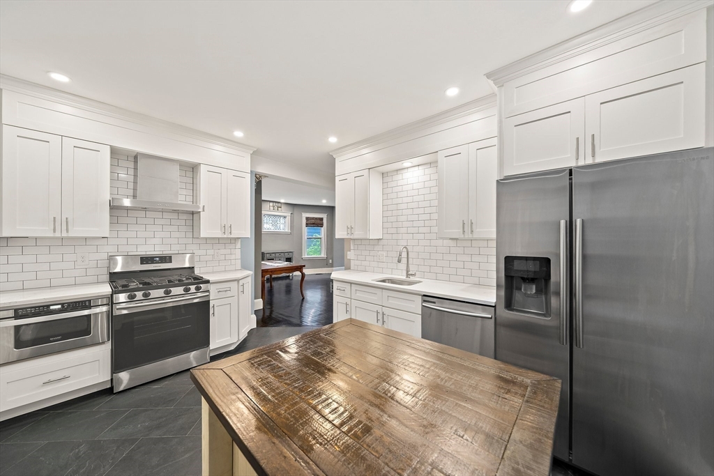 123 King St # 1
