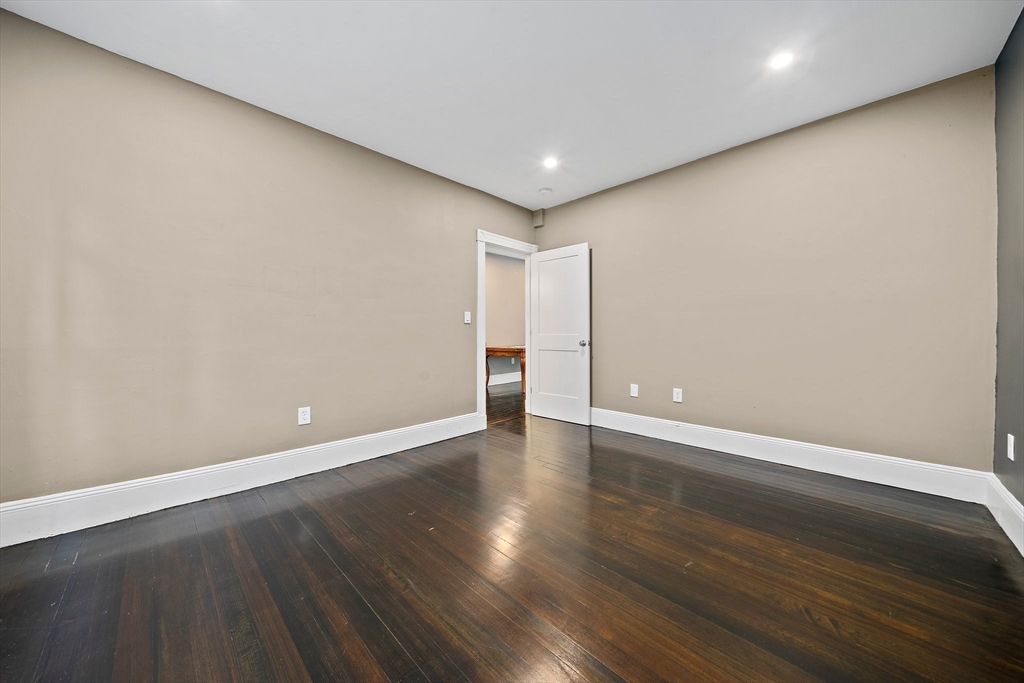 123 King St # 1