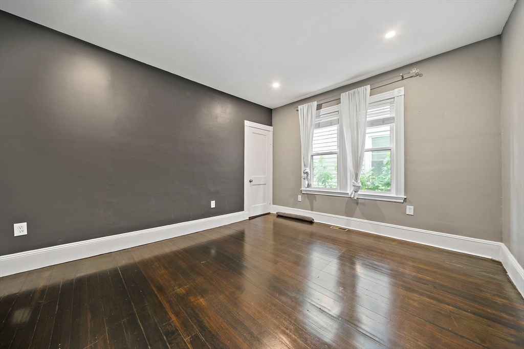 123 King St # 1