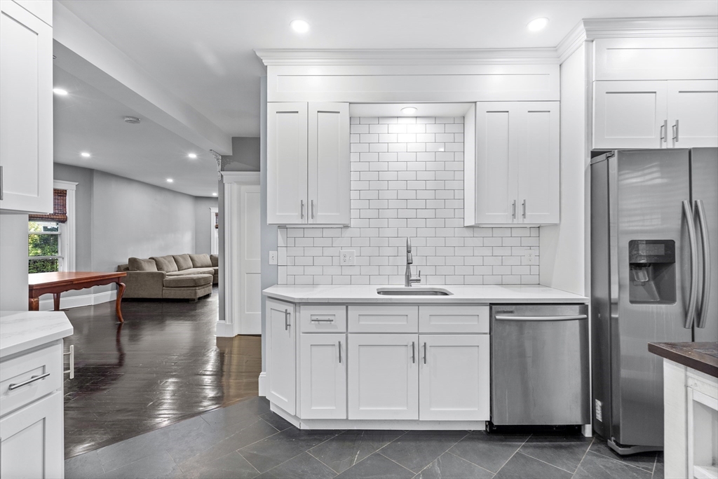 123 King St # 1
