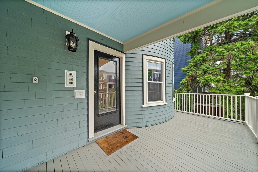 123 King St # 1