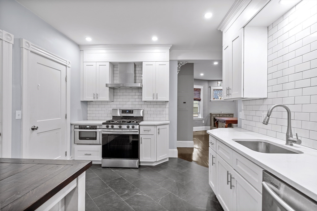 123 King St # 1