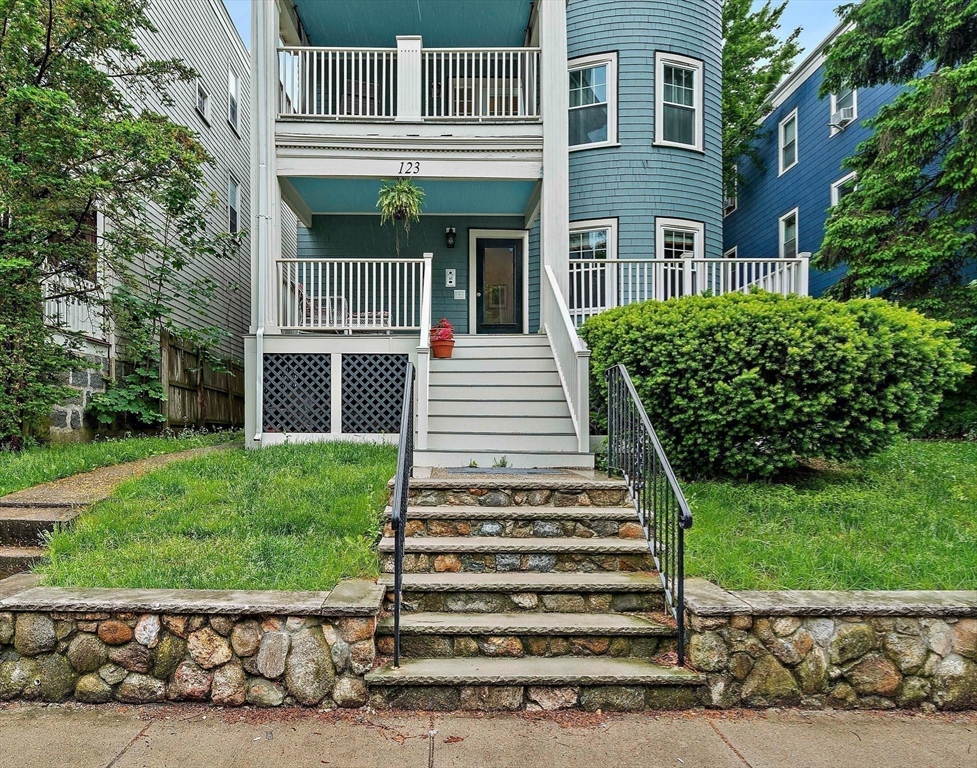 123 King St # 1