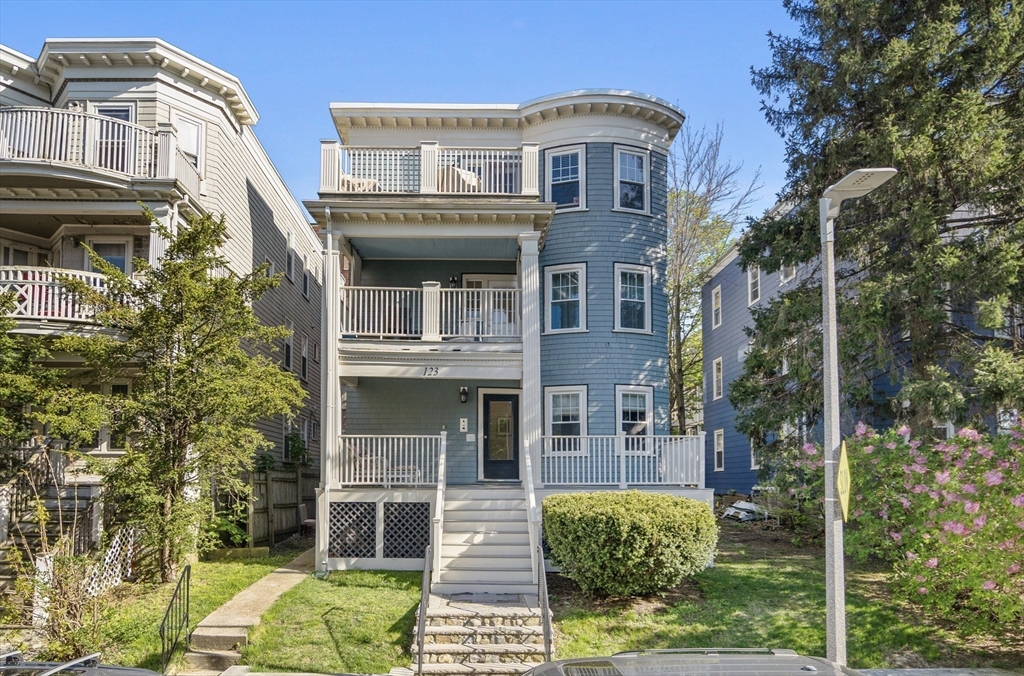 123 King St # 1