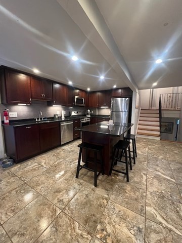 60 Sonoma Rd