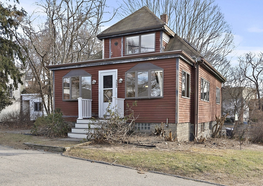 122 Babcock Ave
