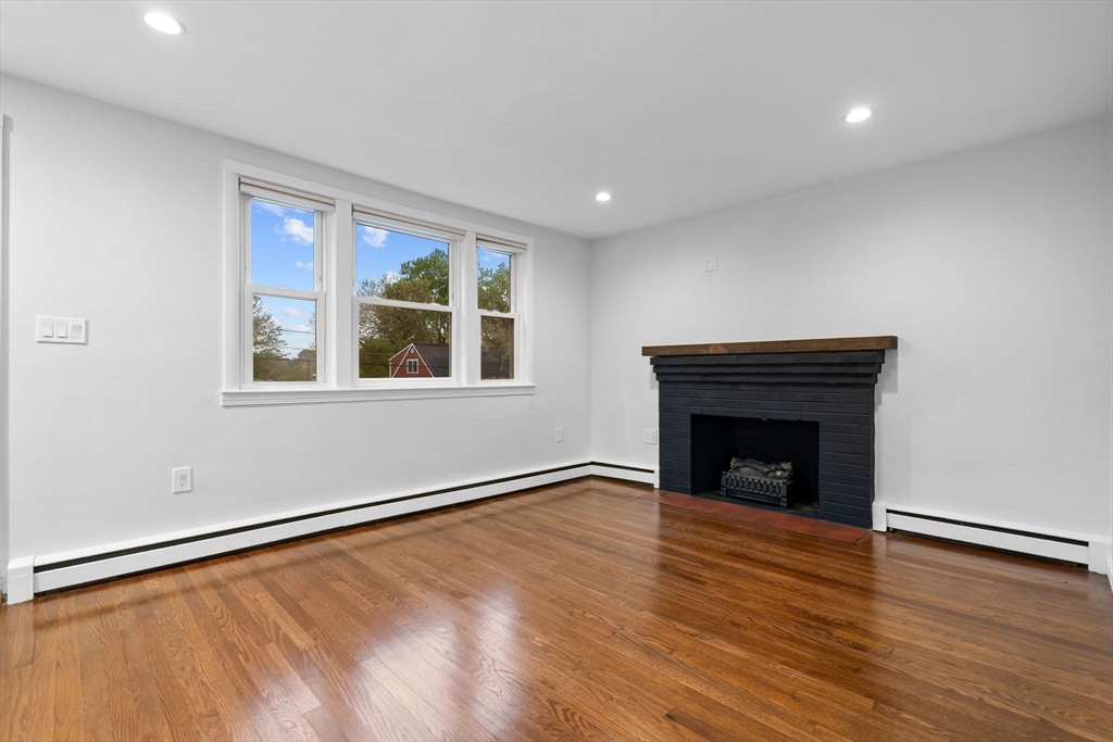 20 Isabelle Ave