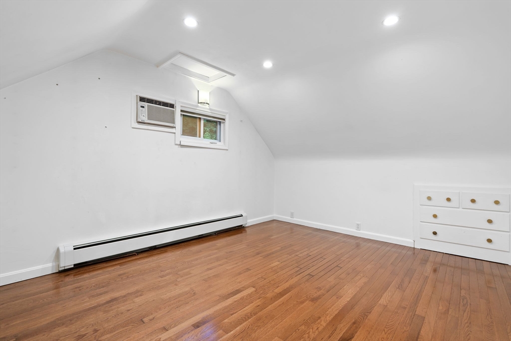 20 Isabelle Ave