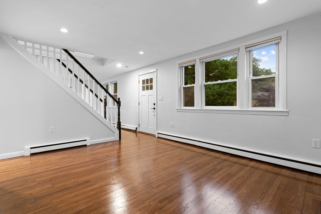 20 Isabelle Ave