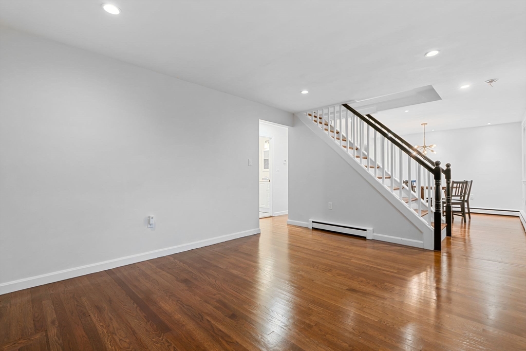 20 Isabelle Ave
