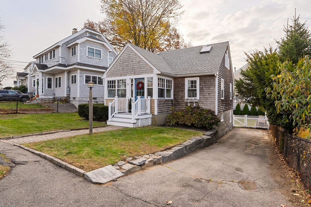 73 Albatross Rd