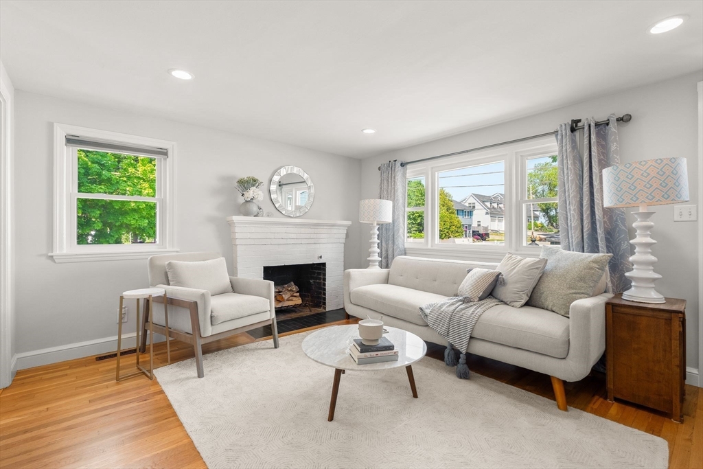 29 Willow Ave