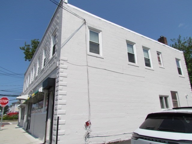 107-109 Nichols Ave