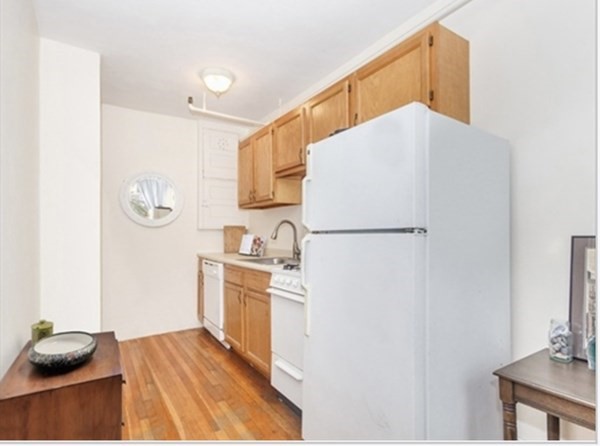 1607 Commonwealth Ave # 8