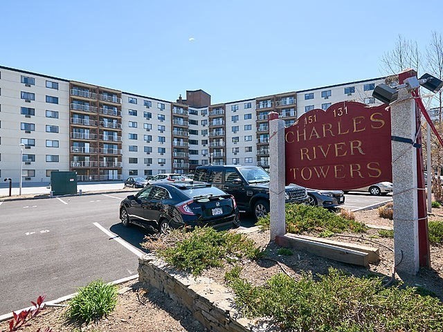151 Coolidge Ave # 303