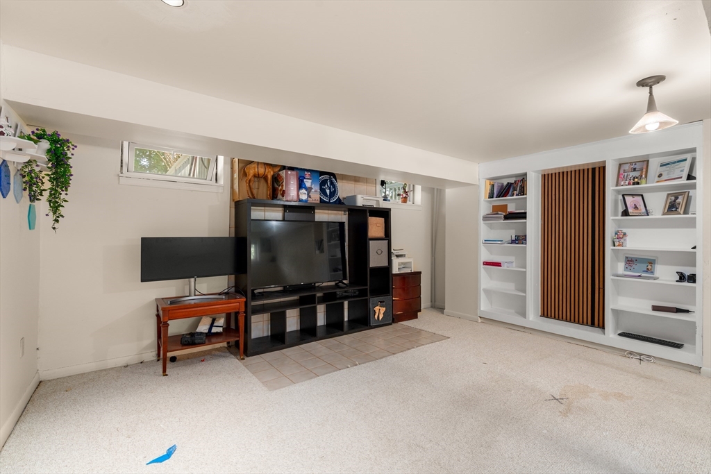 14 Richard Rd