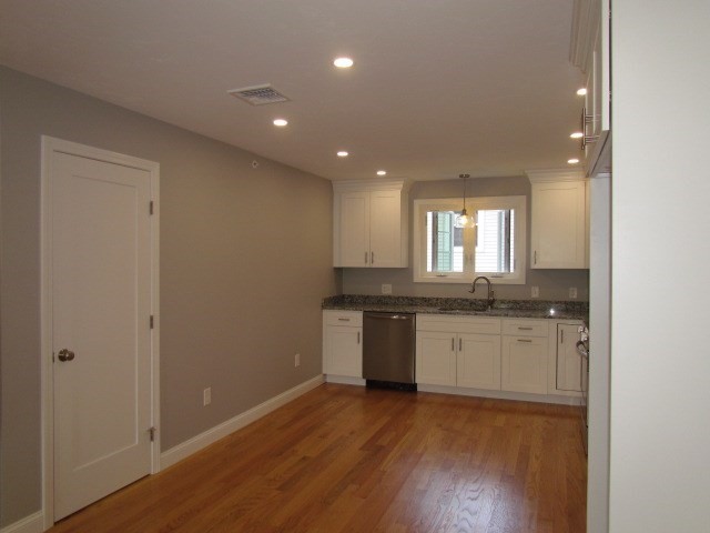 1093 Main St # 3