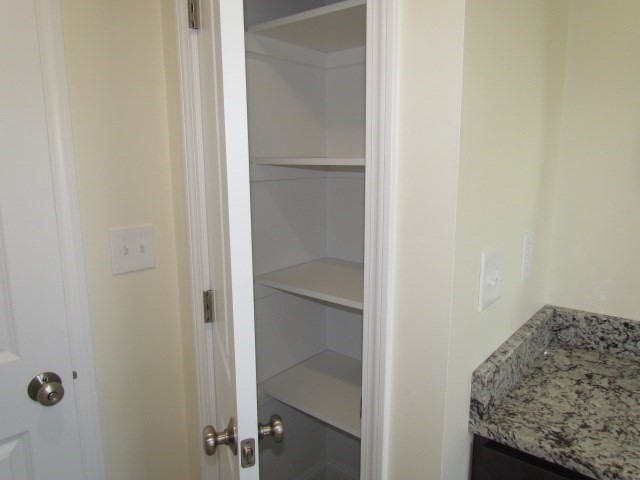 1093 Main St # 3