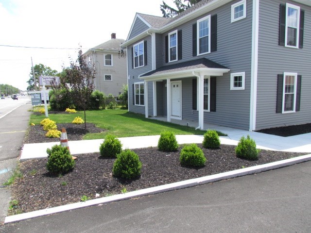 1093 Main St # 3