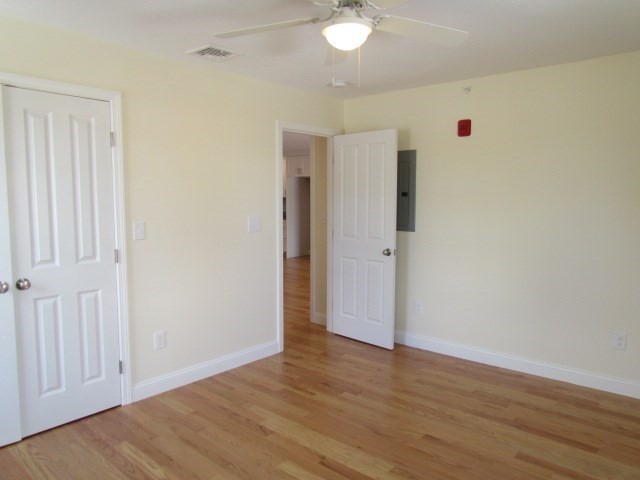 1093 Main St # 3