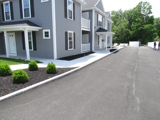 1093 Main St # 3