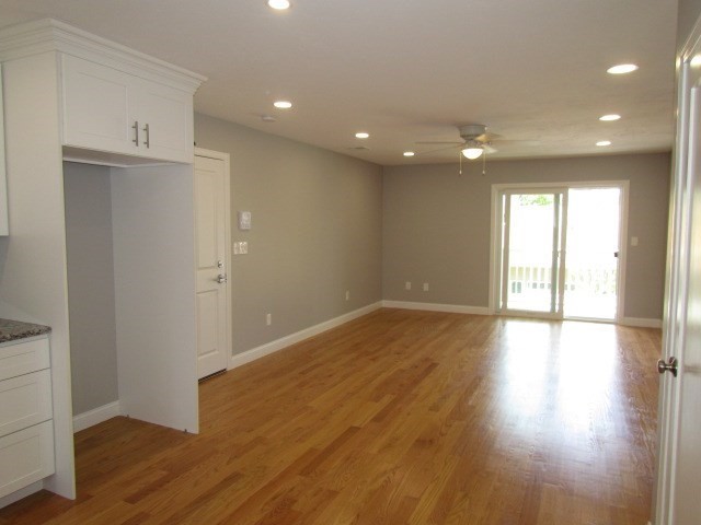 1093 Main St # 3