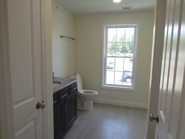 1093 Main St # 3