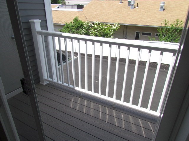1093 Main St # 3