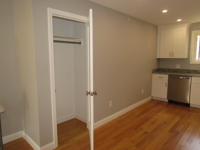 1093 Main St # 3