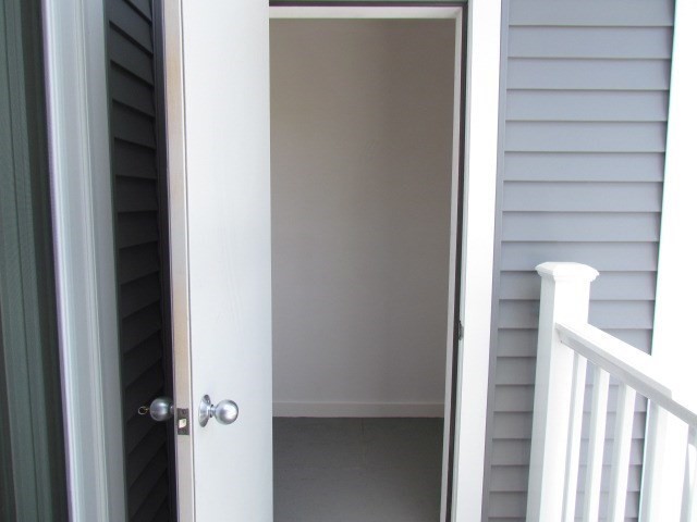 1093 Main St # 3