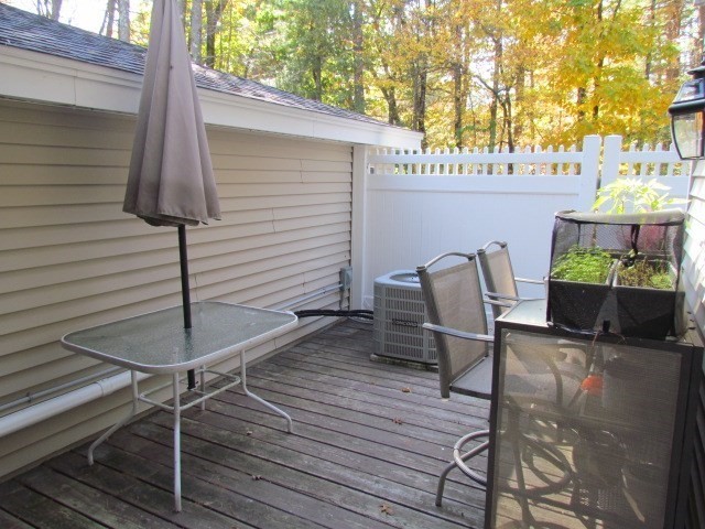 203 Edgebrook Dr # 203