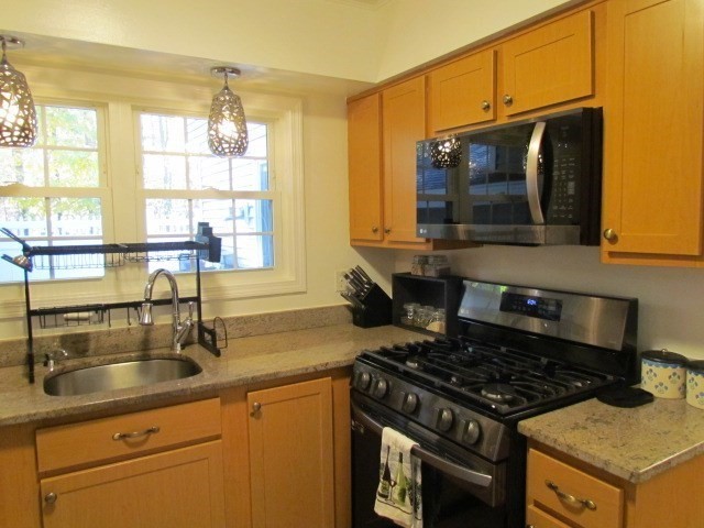 203 Edgebrook Dr # 203