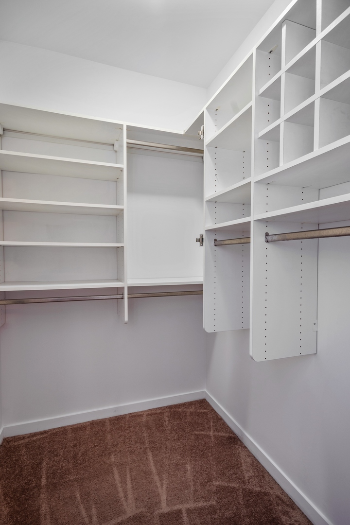 1075 W Roosevelt Road Unit: 209