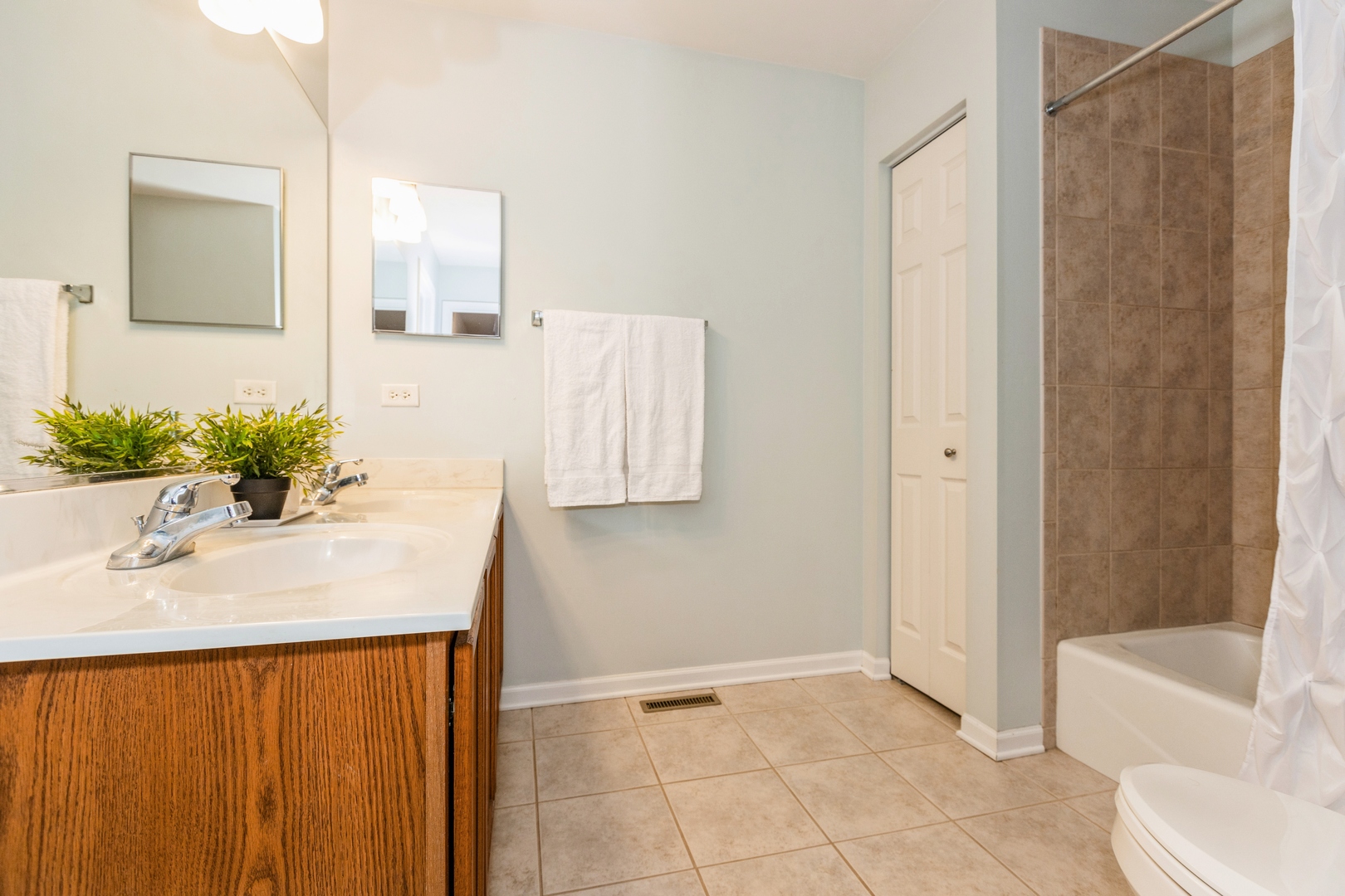 1716 Peachtree Drive