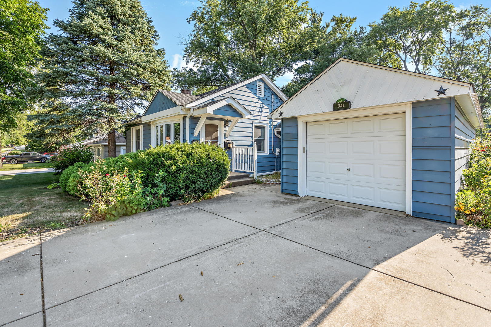 941 S Stewart Avenue