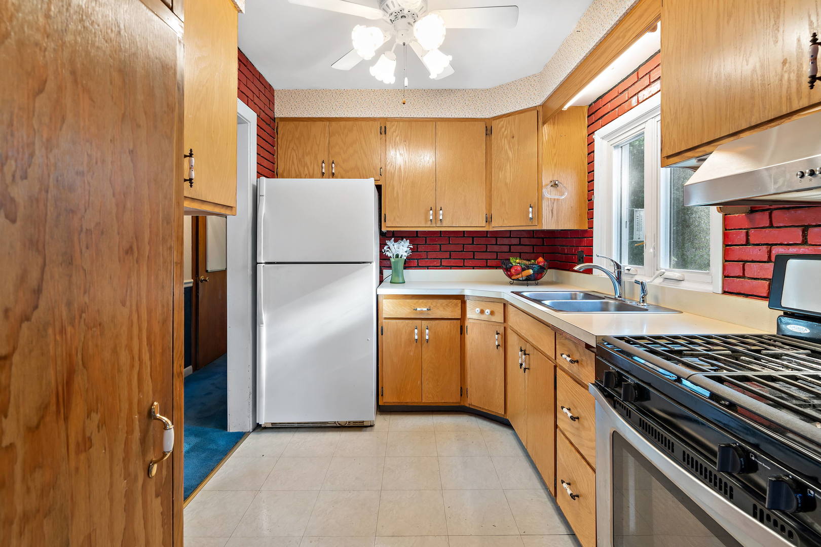 941 S Stewart Avenue