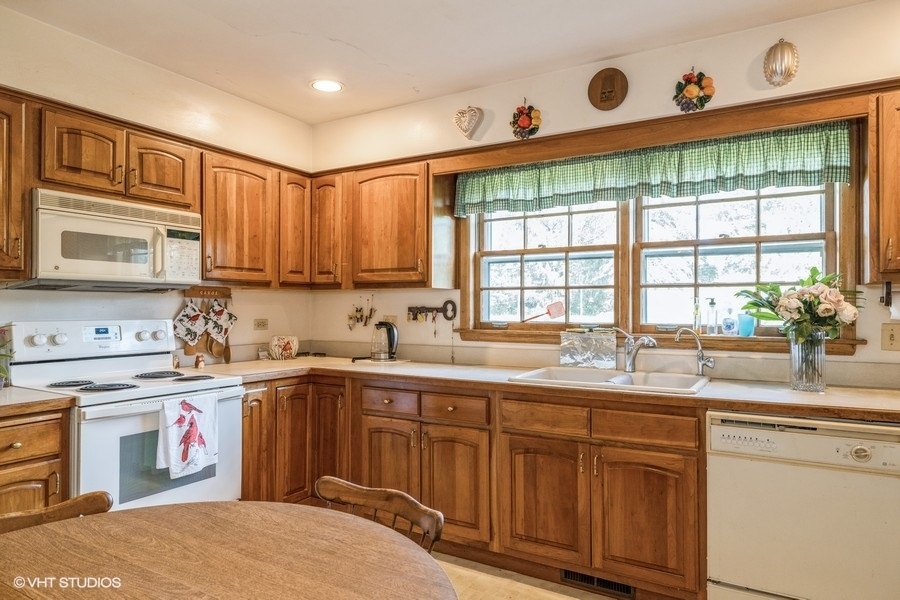 4025 Belle Aire Lane