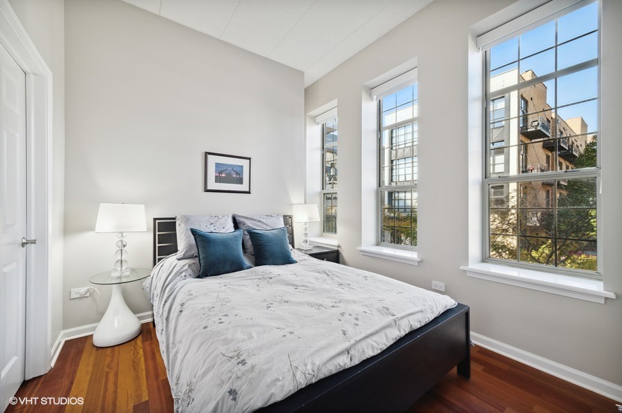 1919 S MICHIGAN Avenue Unit: 201