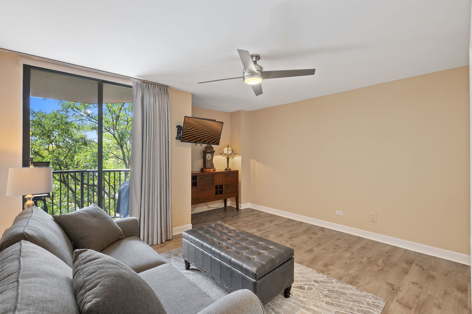 509 Aurora Avenue Unit: 520