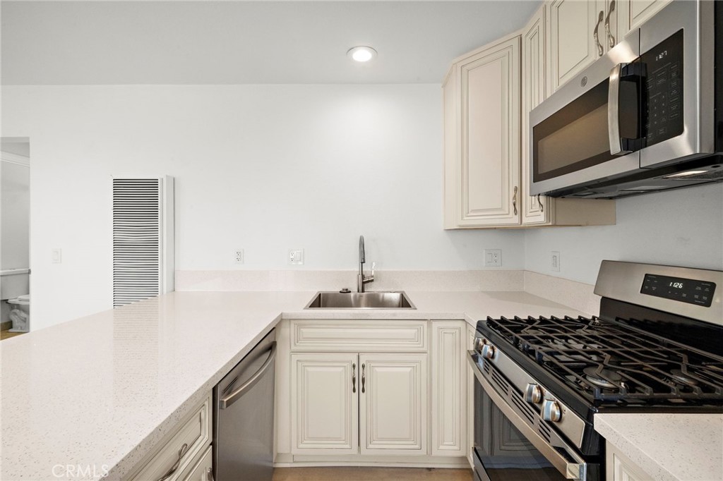 33771 Copper Lantern Street