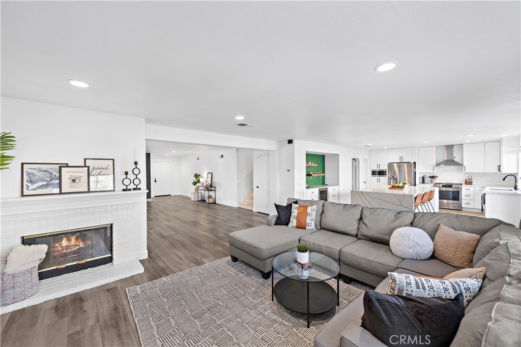 4314 Silver Spring Way