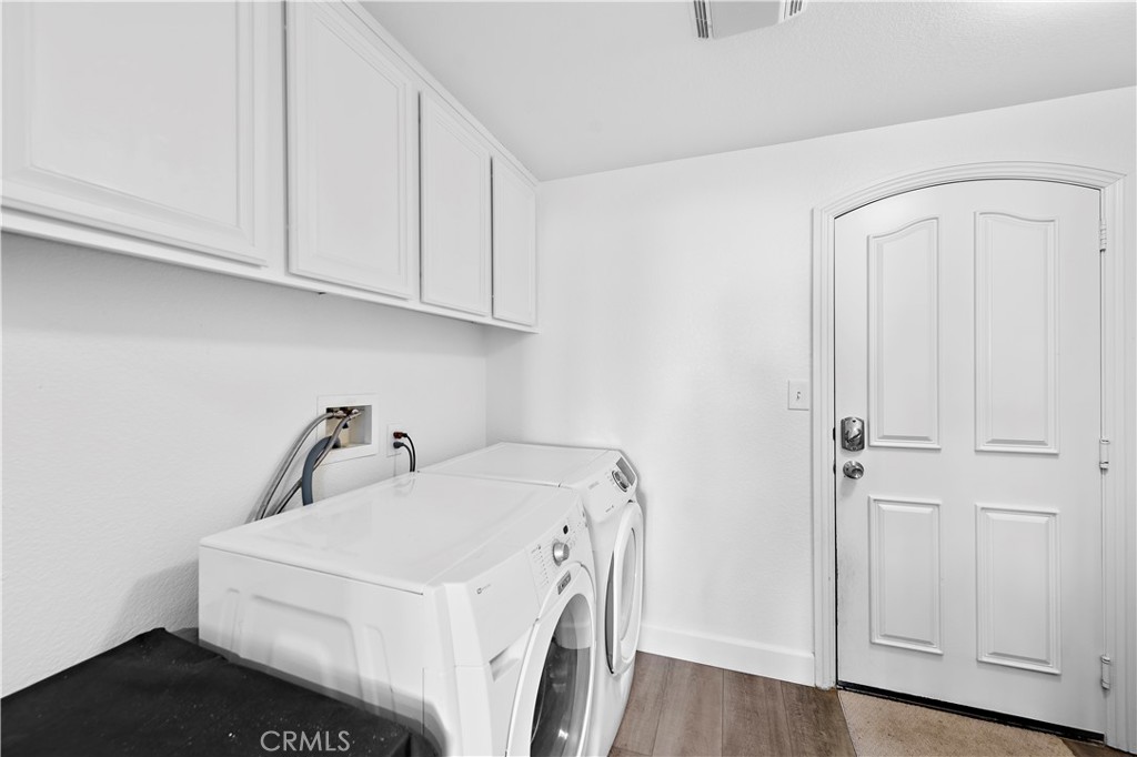 4314 Silver Spring Way