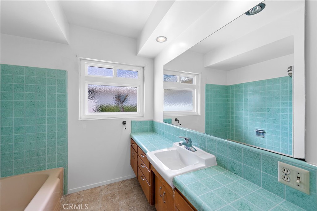 120 Calle Del Pacifico