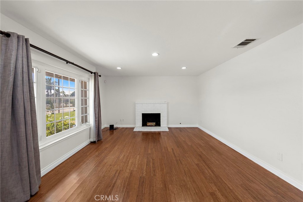 2834 S Augusta Avenue