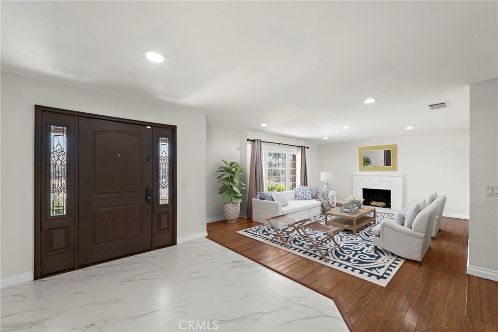 2834 S Augusta Avenue